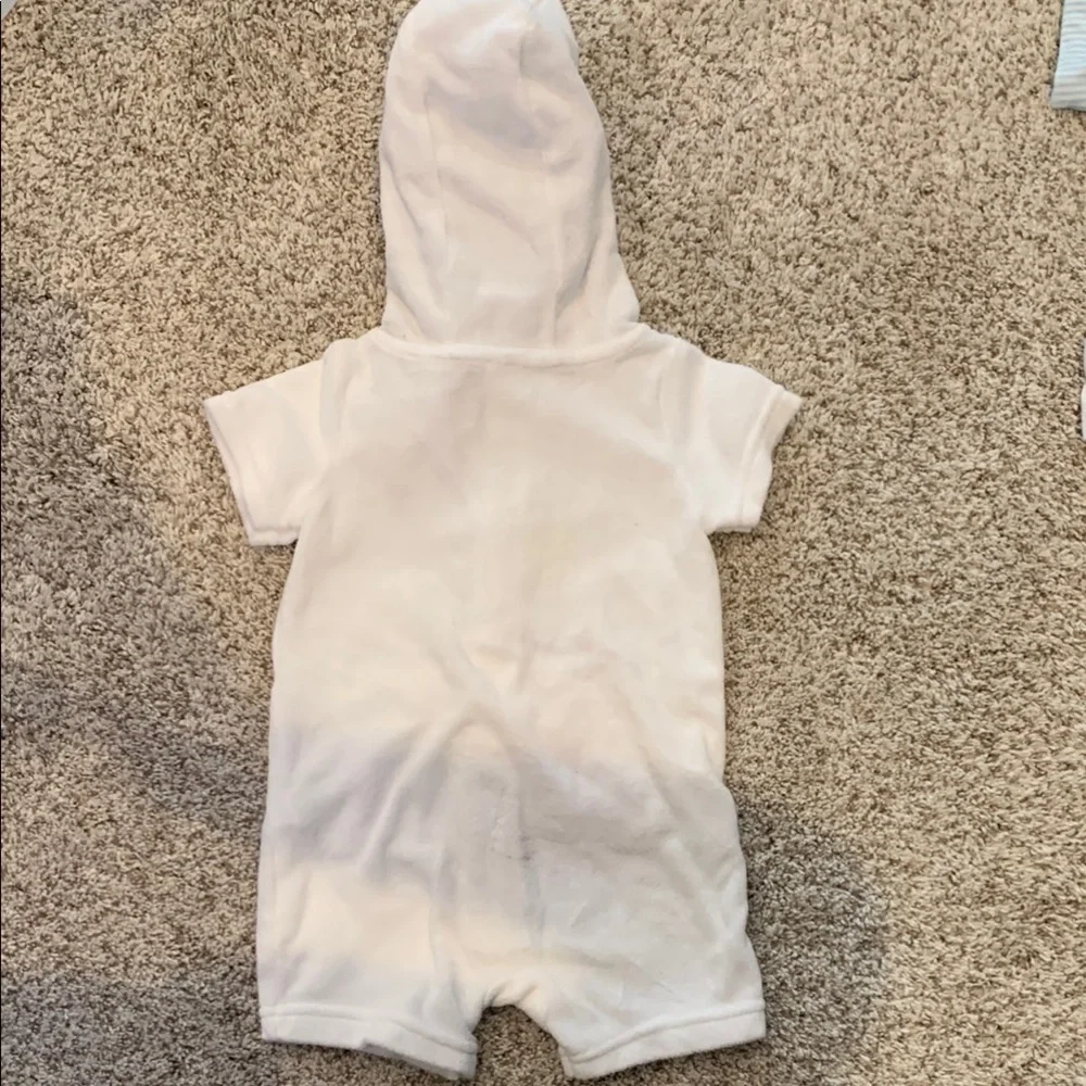 Carter’s Hooded Romper One Piece Terrycloth in White 6 Months